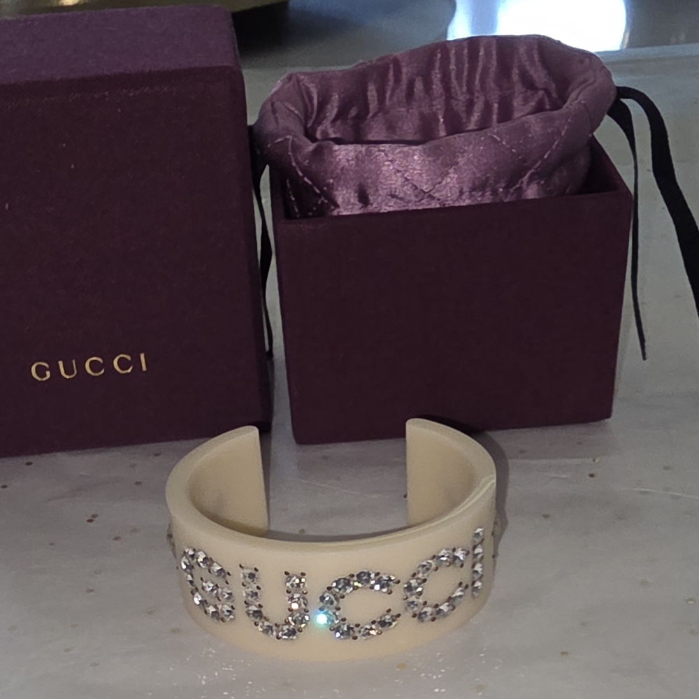 Authentic!! GUCCI "DEADSTOCK" IVORY Cuff Bracelet with Silver Rhinestones - Picture 7 of 16